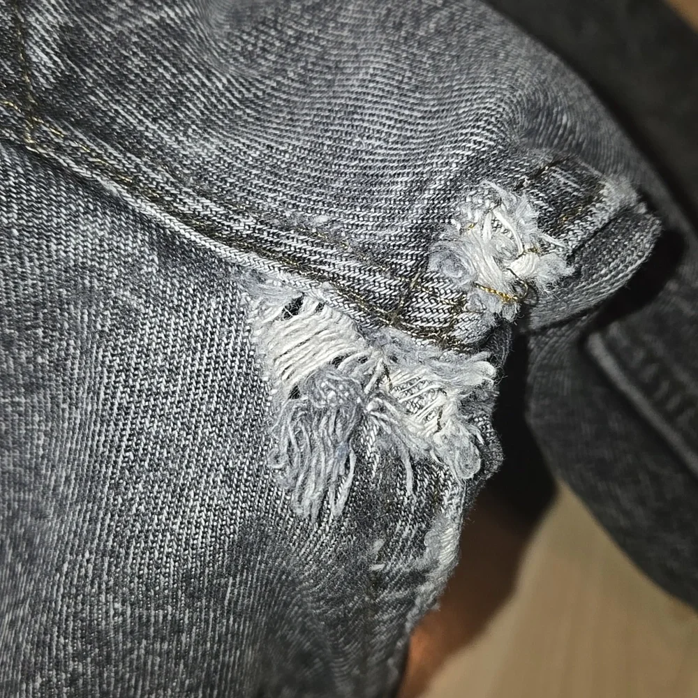Vintage Levi 501 Button Fly Black Wash Jeans 38x32 Usa Made Ripped Crotch - Picture 9 of 16